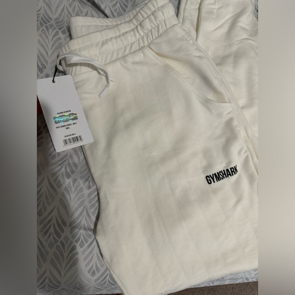 GYMSHARK LOT- 2 PAIRS, ONE PRICE! - Picture 4 of 4